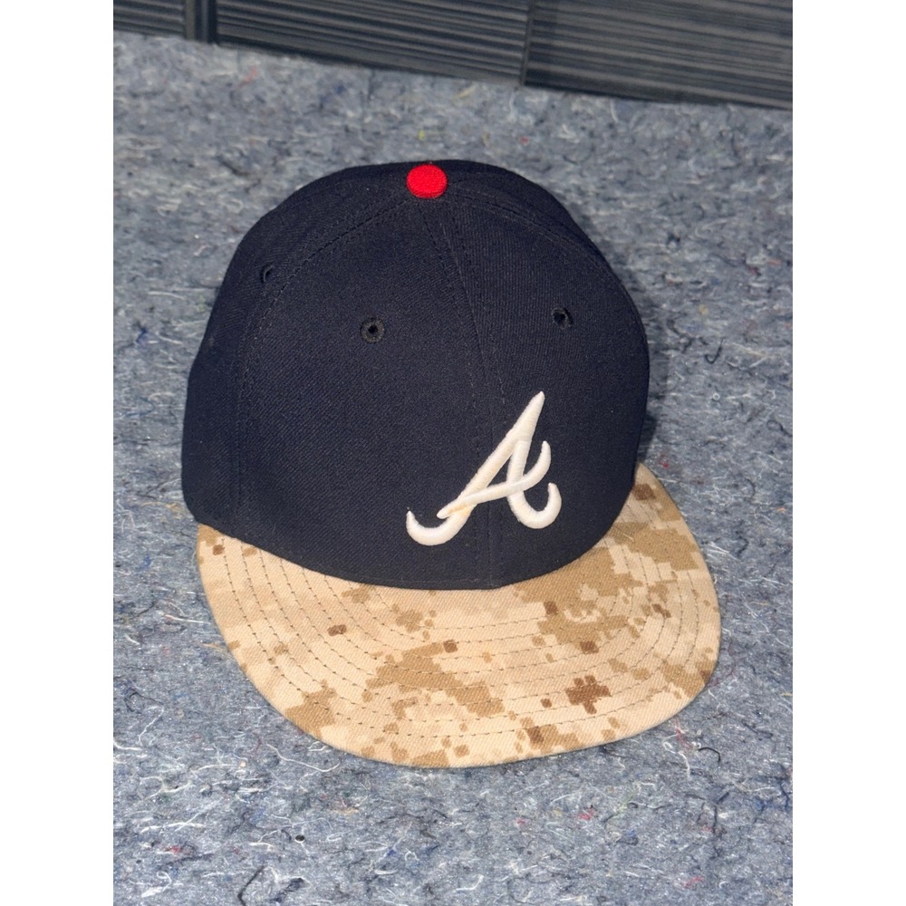 New Era 59FIFTY Atlanta Braves Navy Blue Digital Desert Camo Fitted Hat Size 7